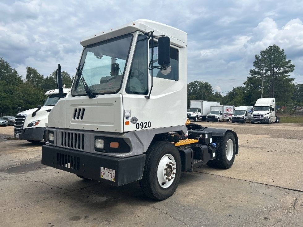 Yard Truck-Heavy Duty Tractors-Ottawa-2019-T2-Belden-MS-27,104\n\t\tmiles-$ 69,750 - Image 3