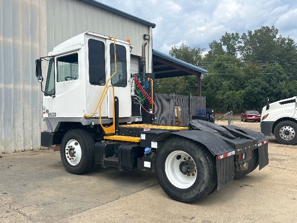 Yard Truck-Heavy Duty Tractors-Ottawa-2019-T2-Belden-MS-27,104\n\t\tmiles-$ 69,750 - Image 5