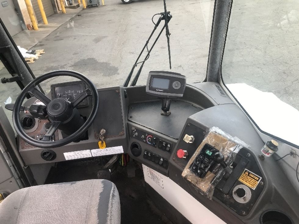 Yard Truck-Heavy Duty Tractors-Ottawa-2019-T2-Chesapeake-VA-310,108\n\t\tmiles-$ 68,000 - Image 12