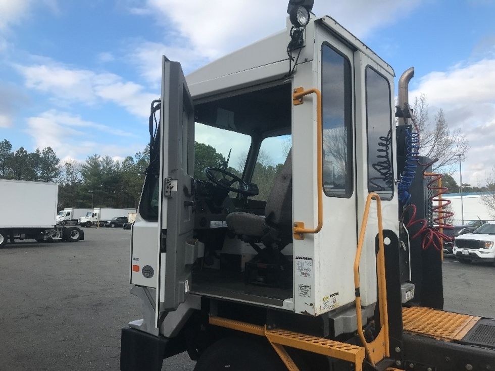 Yard Truck-Heavy Duty Tractors-Ottawa-2019-T2-Chesapeake-VA-310,108\n\t\tmiles-$ 68,000 - Image 9