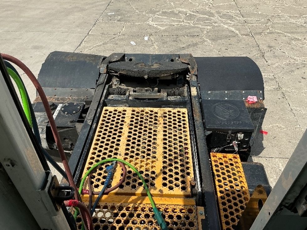 Yard Truck-Heavy Duty Tractors-Ottawa-2019-T2-Davenport-IA-41,487\n\t\tmiles-$ 64,750 - Image 17