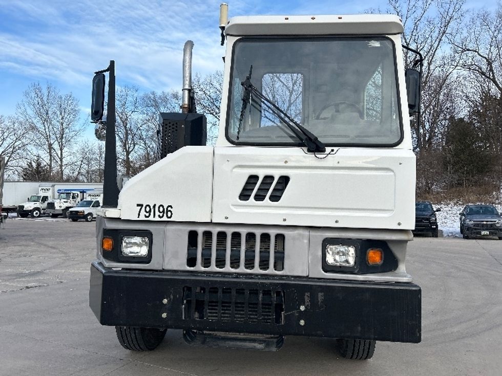 Yard Truck-Heavy Duty Tractors-Ottawa-2019-T2-Davenport-IA-41,487\n\t\tmiles-$ 64,750 - Image 2