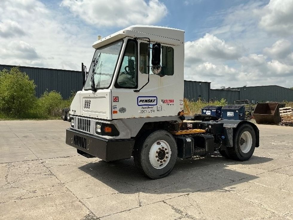 Yard Truck-Heavy Duty Tractors-Ottawa-2019-T2-Davenport-IA-41,487\n\t\tmiles-$ 64,750 - Image 3