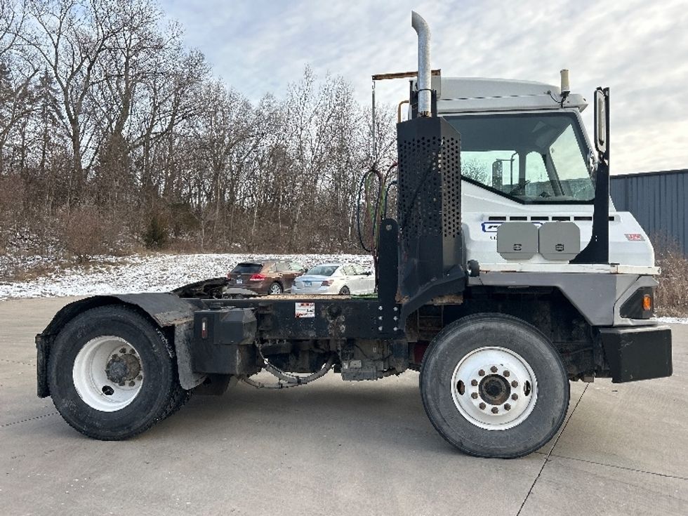 Yard Truck-Heavy Duty Tractors-Ottawa-2019-T2-Davenport-IA-41,487\n\t\tmiles-$ 64,750 - Image 8