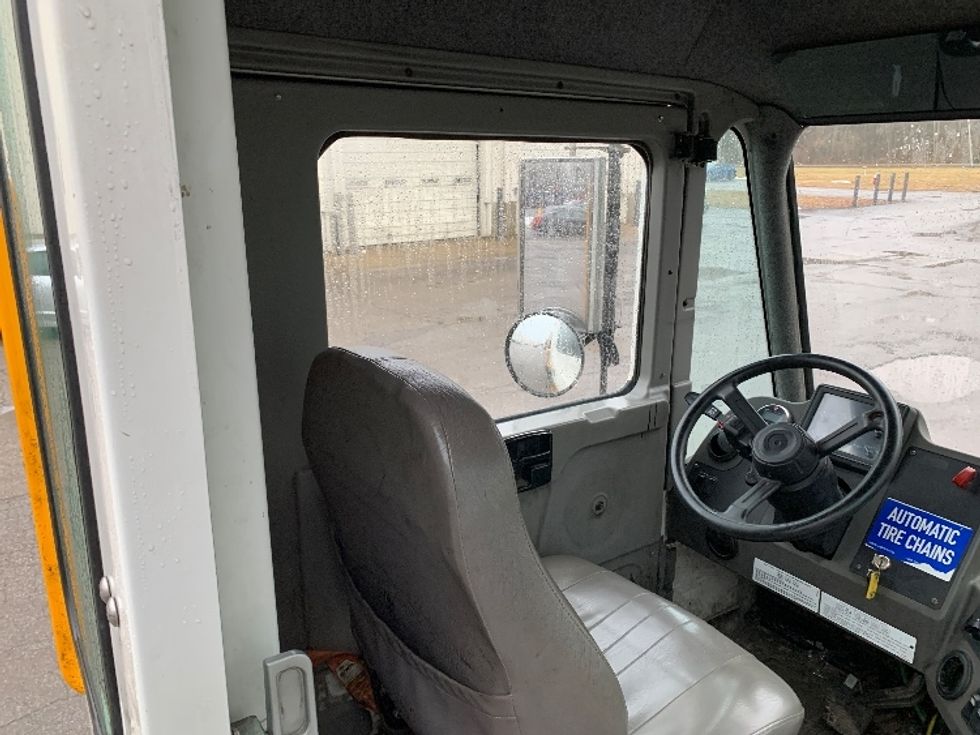 Yard Truck-Heavy Duty Tractors-Ottawa-2019-T2-Delaware-OH-55,567\n\t\tmiles-$ 53,500 - Image 14