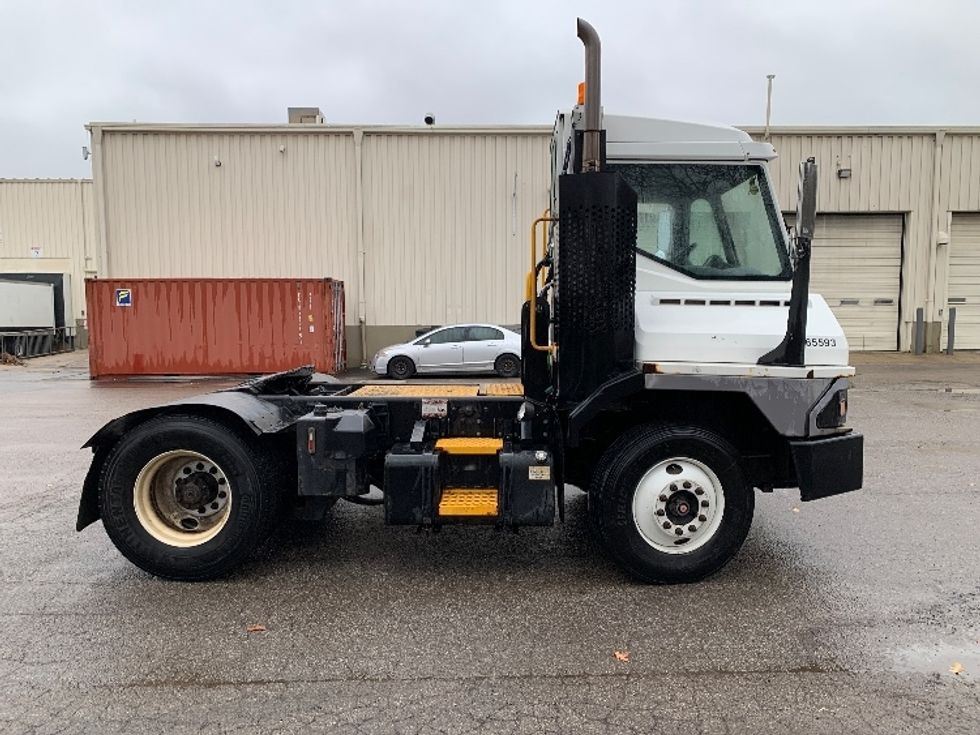 Yard Truck-Heavy Duty Tractors-Ottawa-2019-T2-Delaware-OH-55,567\n\t\tmiles-$ 53,500 - Image 8
