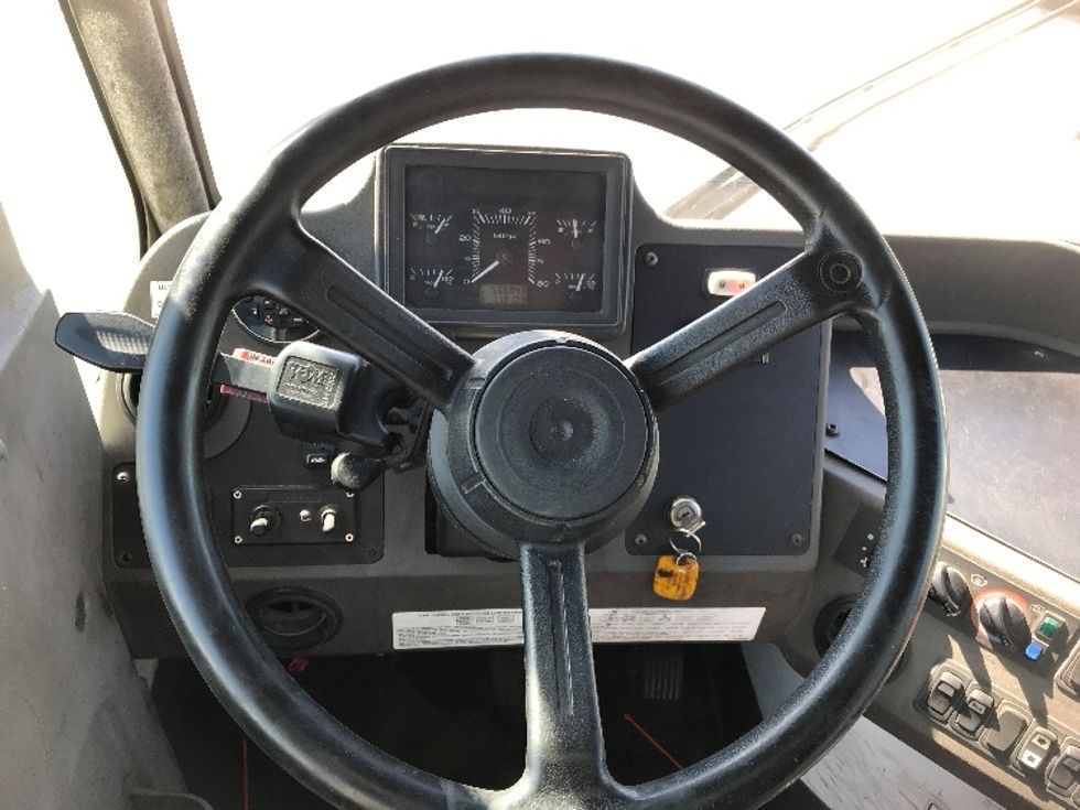 Yard Truck-Heavy Duty Tractors-Ottawa-2019-T2-Eagan-MN-55,021\n\t\tmiles-$ 67,500 - Image 10