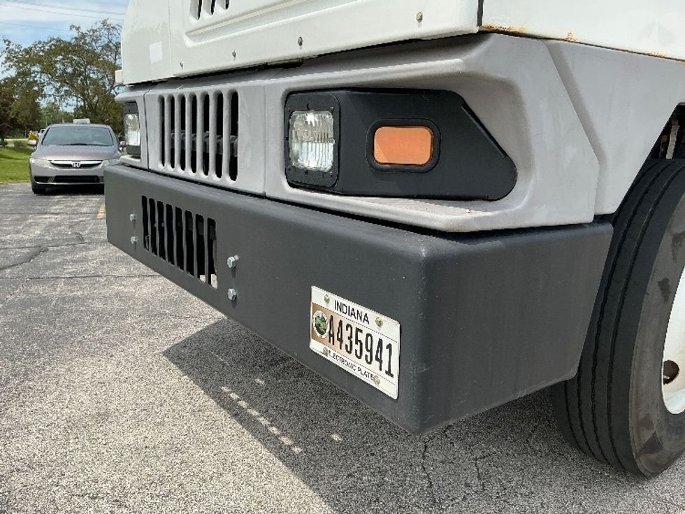 Yard Truck-Heavy Duty Tractors-Ottawa-2019-T2-Elkhart-IN-196,938\n\t\tmiles-$ 59,500 - Image 19