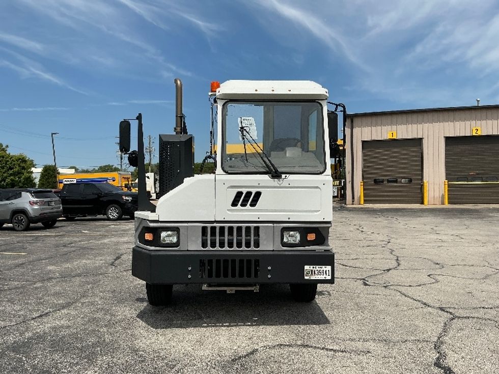 Yard Truck-Heavy Duty Tractors-Ottawa-2019-T2-Elkhart-IN-196,938\n\t\tmiles-$ 59,500 - Image 2