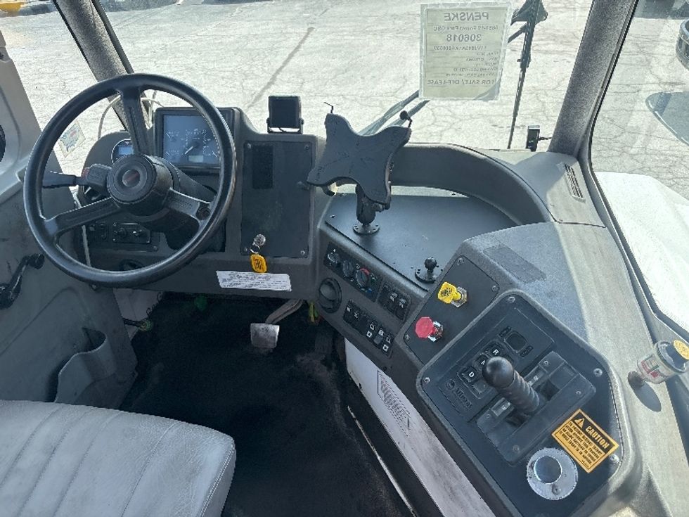 Yard Truck-Heavy Duty Tractors-Ottawa-2019-T2-Forest Park-GA-50,763\n\t\tmiles-$ 61,750 - Image 10