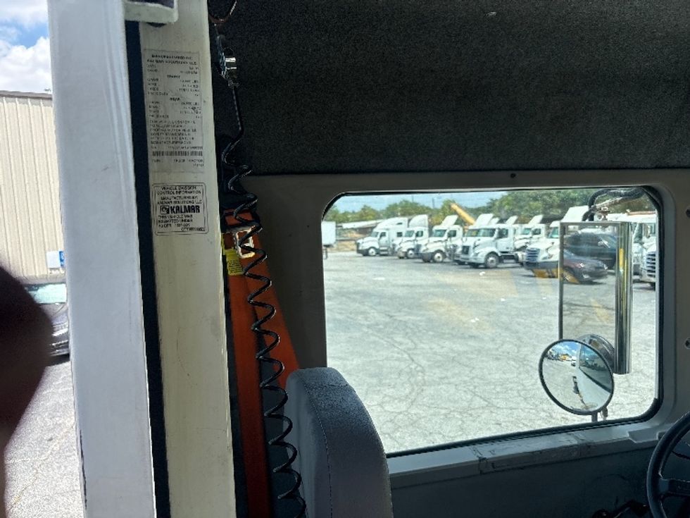 Yard Truck-Heavy Duty Tractors-Ottawa-2019-T2-Forest Park-GA-50,763\n\t\tmiles-$ 61,750 - Image 12
