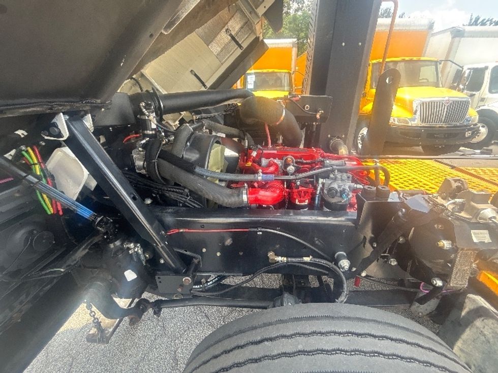 Yard Truck-Heavy Duty Tractors-Ottawa-2019-T2-Forest Park-GA-50,763\n\t\tmiles-$ 61,750 - Image 15