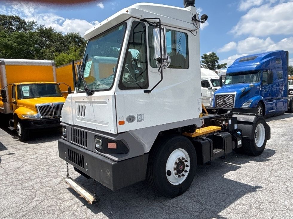 Yard Truck-Heavy Duty Tractors-Ottawa-2019-T2-Forest Park-GA-50,763\n\t\tmiles-$ 61,750 - Image 3