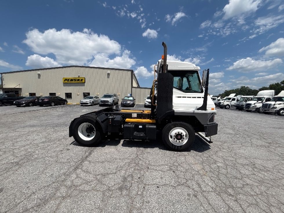 Yard Truck-Heavy Duty Tractors-Ottawa-2019-T2-Forest Park-GA-50,763\n\t\tmiles-$ 61,750 - Image 8