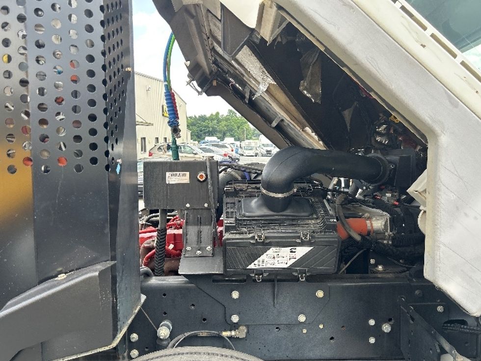 Yard Truck-Heavy Duty Tractors-Ottawa-2019-T2-Forest Park-GA-515,004\n\t\tmiles-$ 57,000 - Image 15