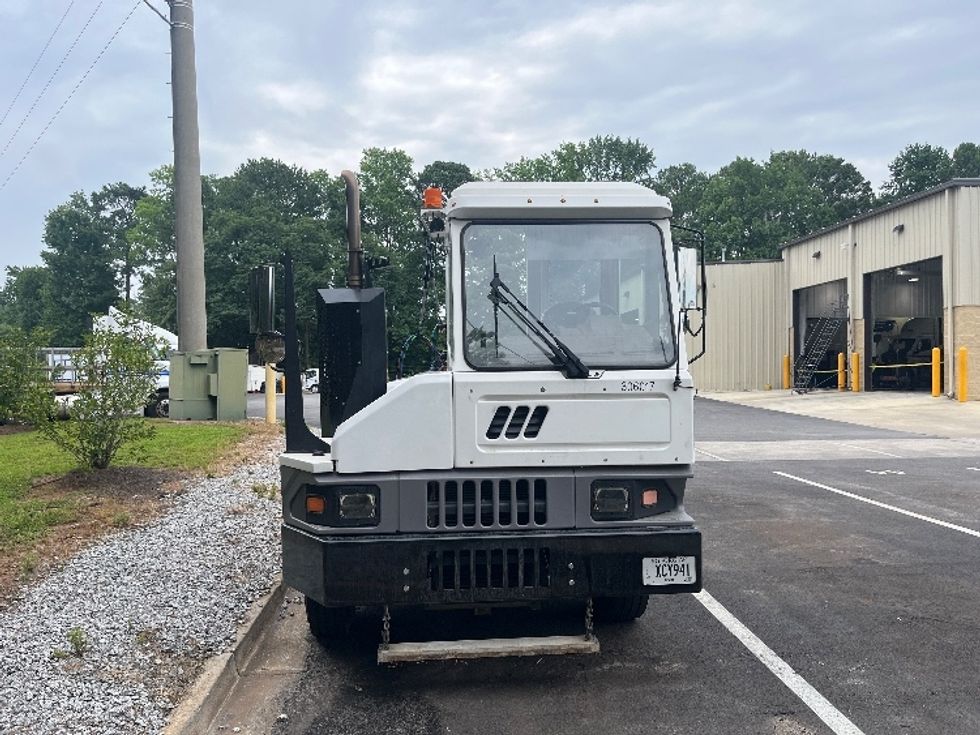 Yard Truck-Heavy Duty Tractors-Ottawa-2019-T2-Forest Park-GA-61,969\n\t\tmiles-$ 56,000 - Image 2