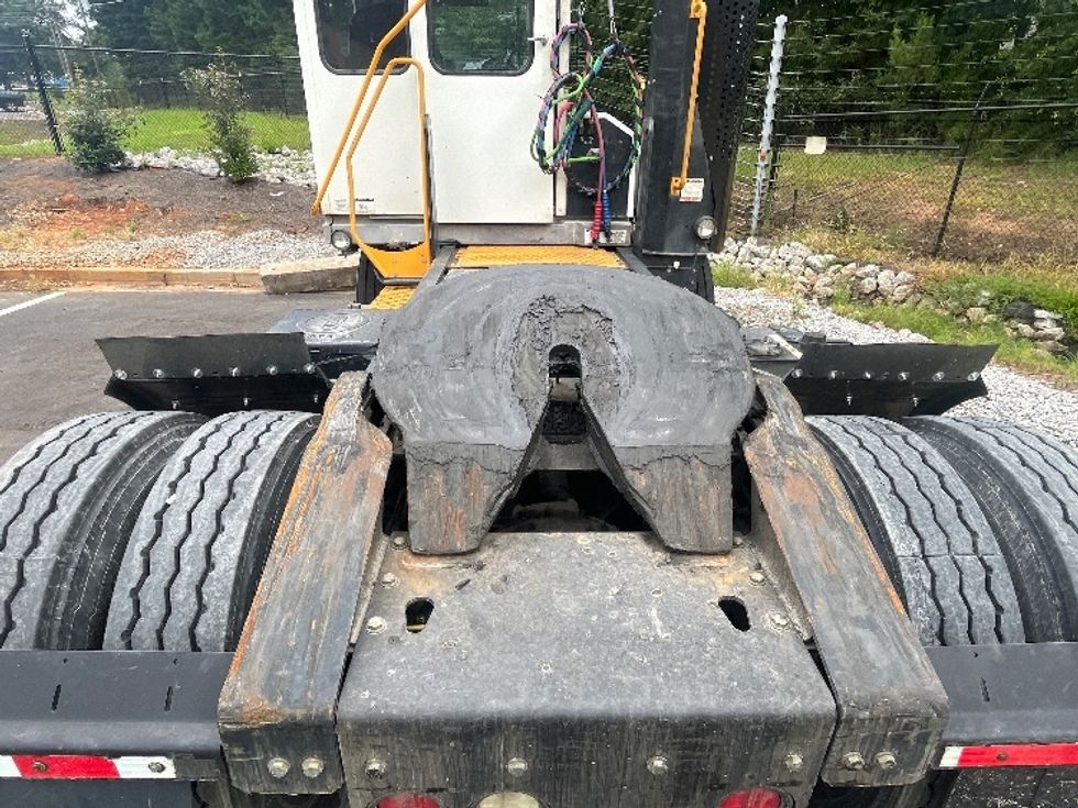 Yard Truck-Heavy Duty Tractors-Ottawa-2019-T2-Forest Park-GA-61,969\n\t\tmiles-$ 56,000 - Image 6