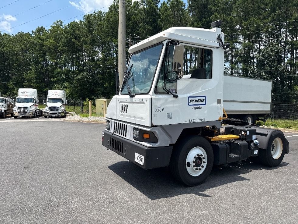 Yard Truck-Heavy Duty Tractors-Ottawa-2019-T2-Forest Park-GA-71,767\n\t\tmiles-$ 52,250 - Image 3
