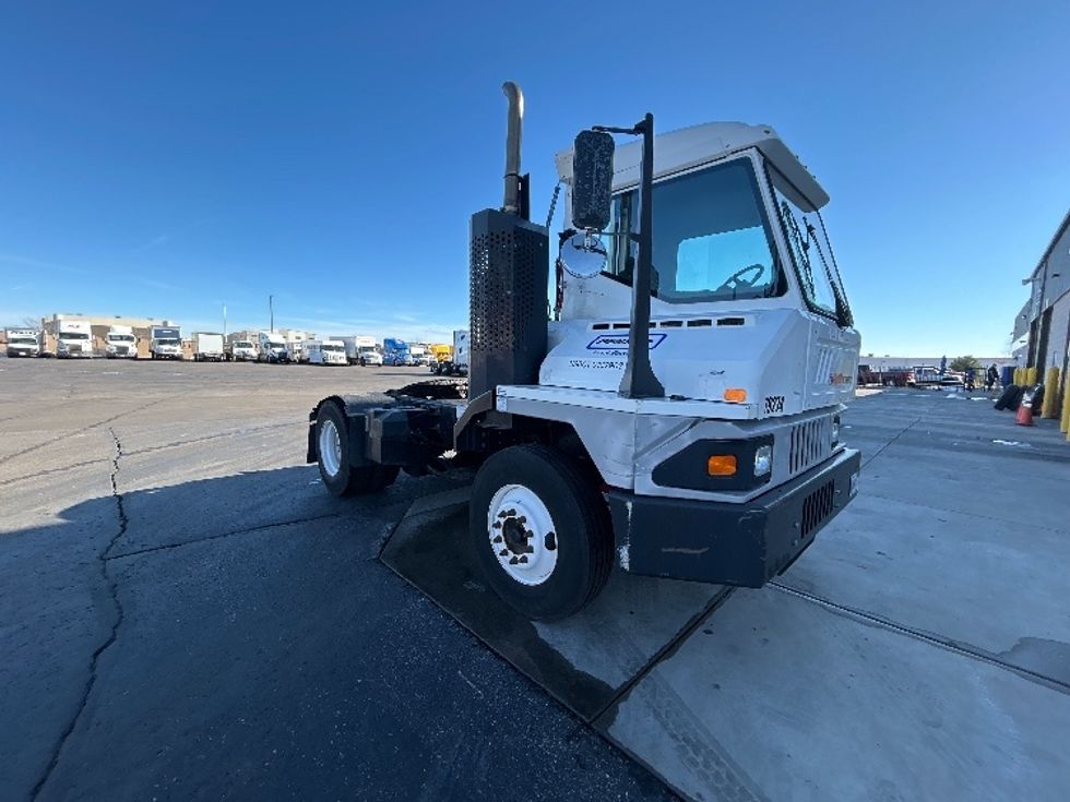 Yard Truck-Heavy Duty Tractors-Ottawa-2019-T2-Greeley-CO-127,171\n\t\tmiles-$ 66,000 - Image 1