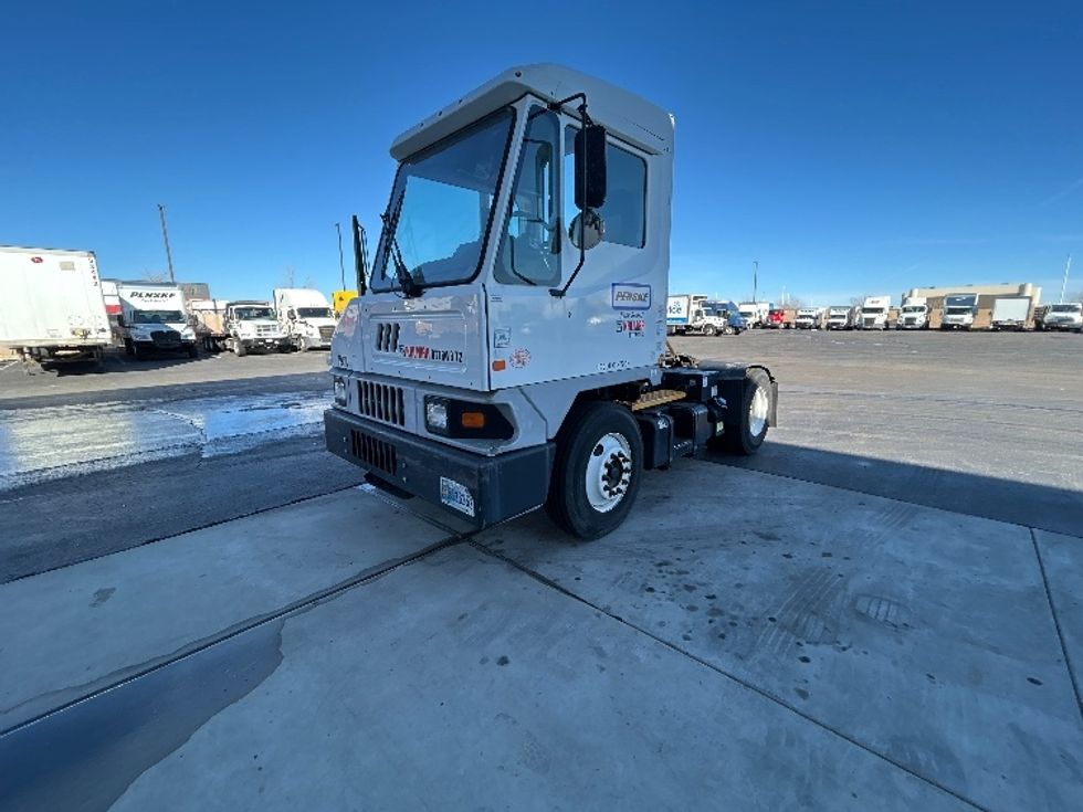 Yard Truck-Heavy Duty Tractors-Ottawa-2019-T2-Greeley-CO-127,171\n\t\tmiles-$ 66,000 - Image 3