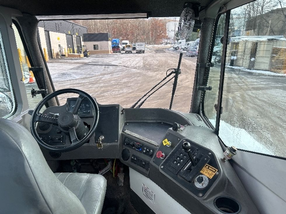 Yard Truck-Heavy Duty Tractors-Ottawa-2019-T2-Jessup-PA-46,129\n\t\tmiles-$ 58,500 - Image 10