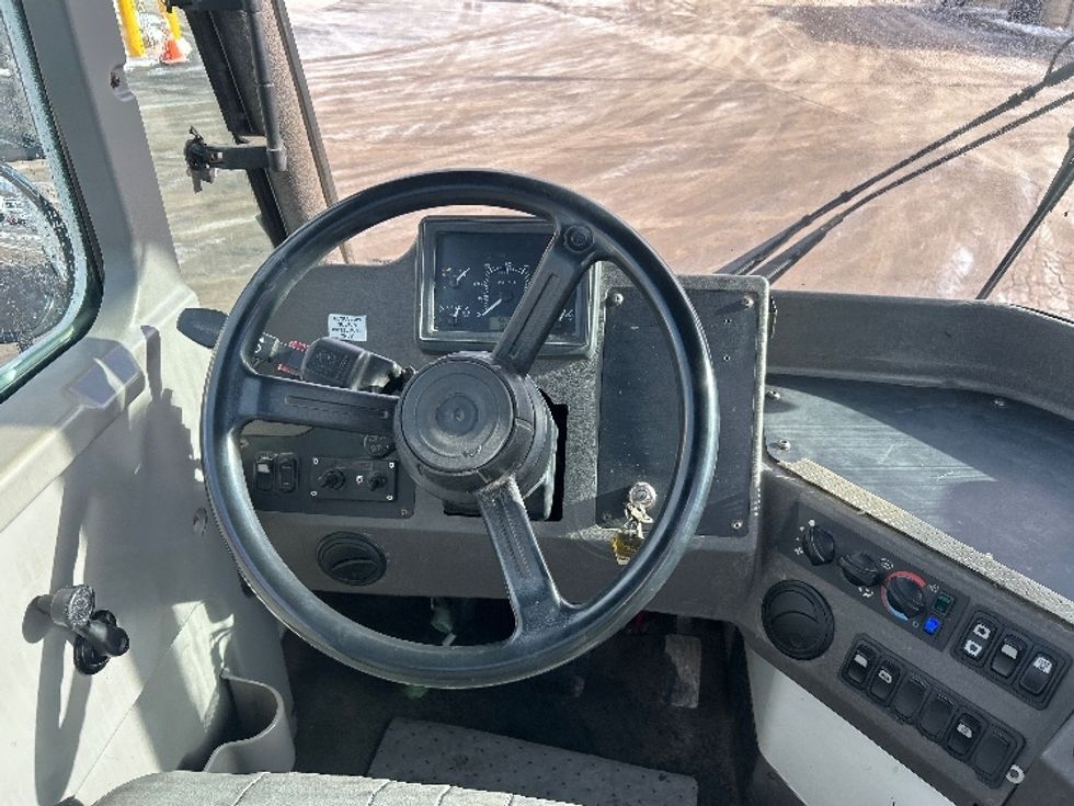 Yard Truck-Heavy Duty Tractors-Ottawa-2019-T2-Jessup-PA-46,129\n\t\tmiles-$ 58,500 - Image 11