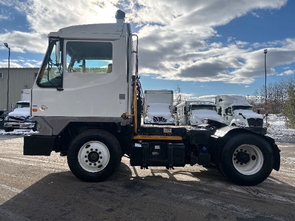 Yard Truck-Heavy Duty Tractors-Ottawa-2019-T2-Jessup-PA-46,129\n\t\tmiles-$ 58,500 - Image 4