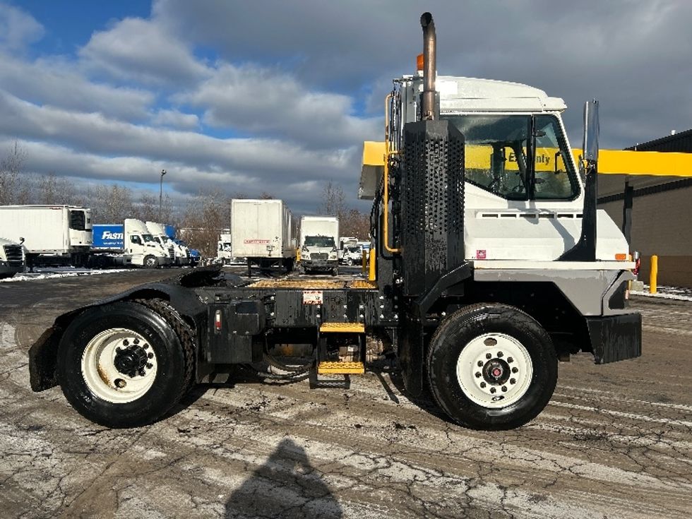 Yard Truck-Heavy Duty Tractors-Ottawa-2019-T2-Jessup-PA-46,129\n\t\tmiles-$ 58,500 - Image 8