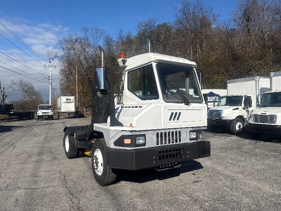 Yard Truck-Heavy Duty Tractors-Ottawa-2019-T2-Knoxville-TN-23,807\n\t\tmiles-$ 70,500 - Image 1