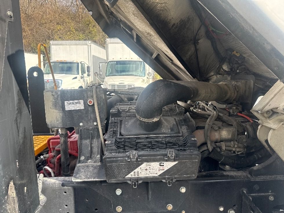 Yard Truck-Heavy Duty Tractors-Ottawa-2019-T2-Knoxville-TN-23,807\n\t\tmiles-$ 70,500 - Image 12