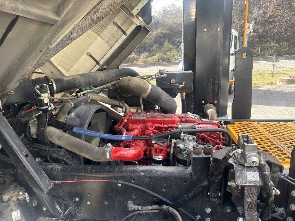 Yard Truck-Heavy Duty Tractors-Ottawa-2019-T2-Knoxville-TN-23,807\n\t\tmiles-$ 70,500 - Image 13