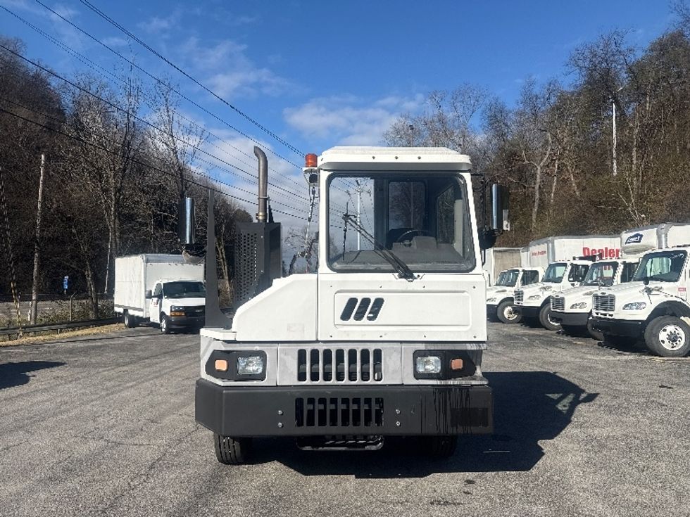 Yard Truck-Heavy Duty Tractors-Ottawa-2019-T2-Knoxville-TN-23,807\n\t\tmiles-$ 70,500 - Image 2