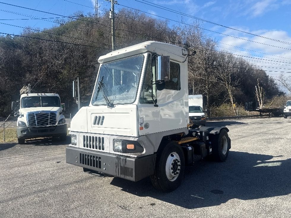 Yard Truck-Heavy Duty Tractors-Ottawa-2019-T2-Knoxville-TN-23,807\n\t\tmiles-$ 70,500 - Image 3