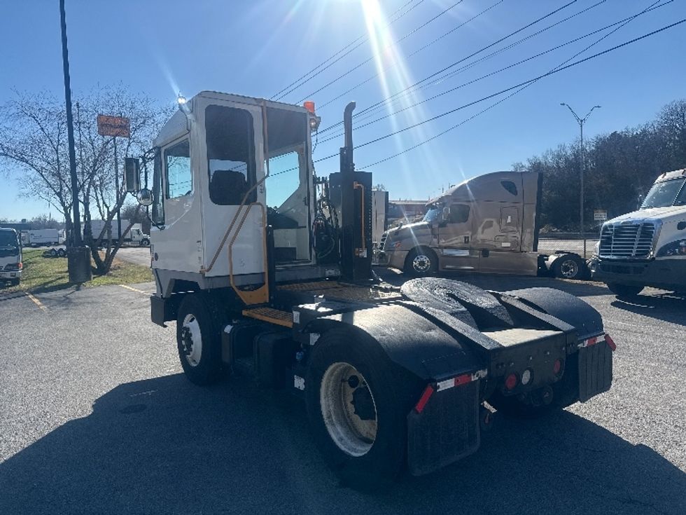 Yard Truck-Heavy Duty Tractors-Ottawa-2019-T2-Knoxville-TN-23,807\n\t\tmiles-$ 70,500 - Image 5