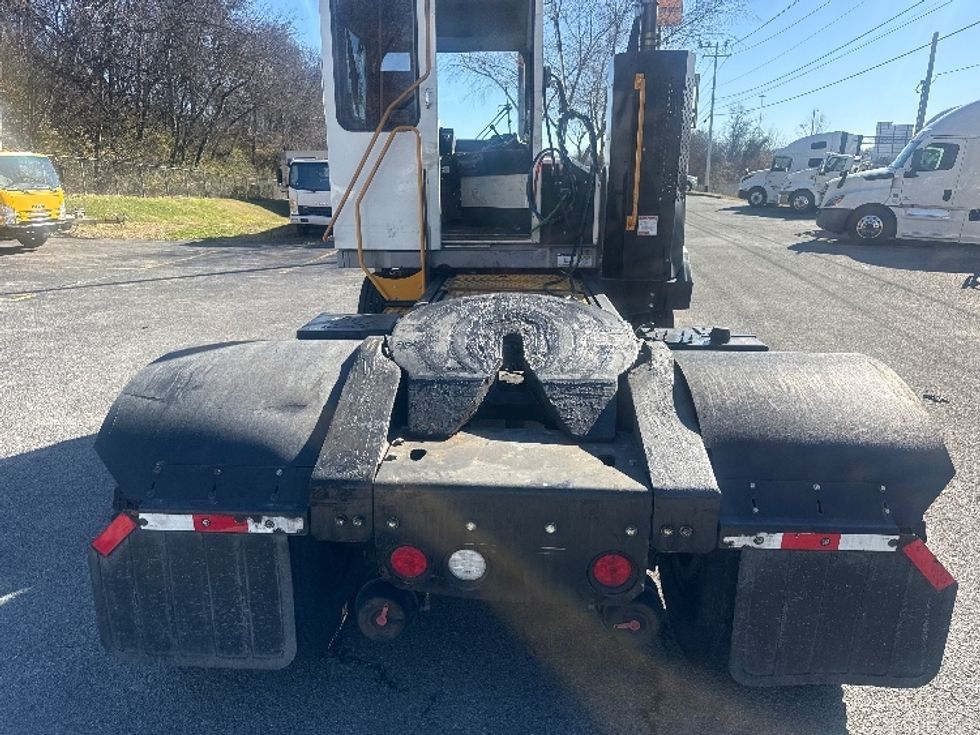 Yard Truck-Heavy Duty Tractors-Ottawa-2019-T2-Knoxville-TN-23,807\n\t\tmiles-$ 70,500 - Image 6