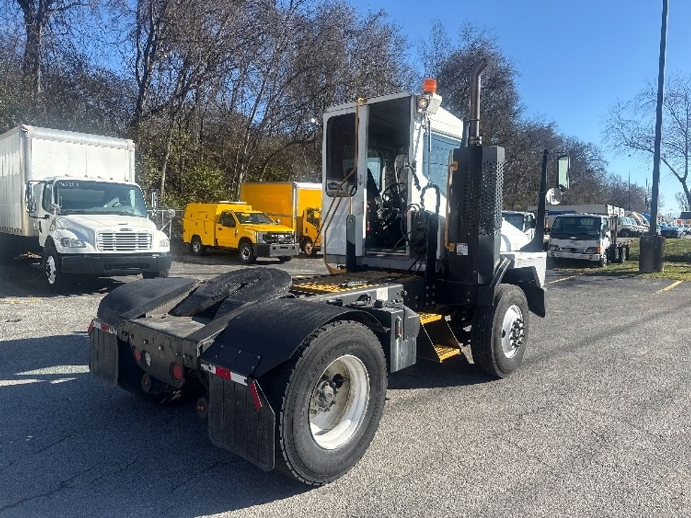 Yard Truck-Heavy Duty Tractors-Ottawa-2019-T2-Knoxville-TN-23,807\n\t\tmiles-$ 70,500 - Image 7