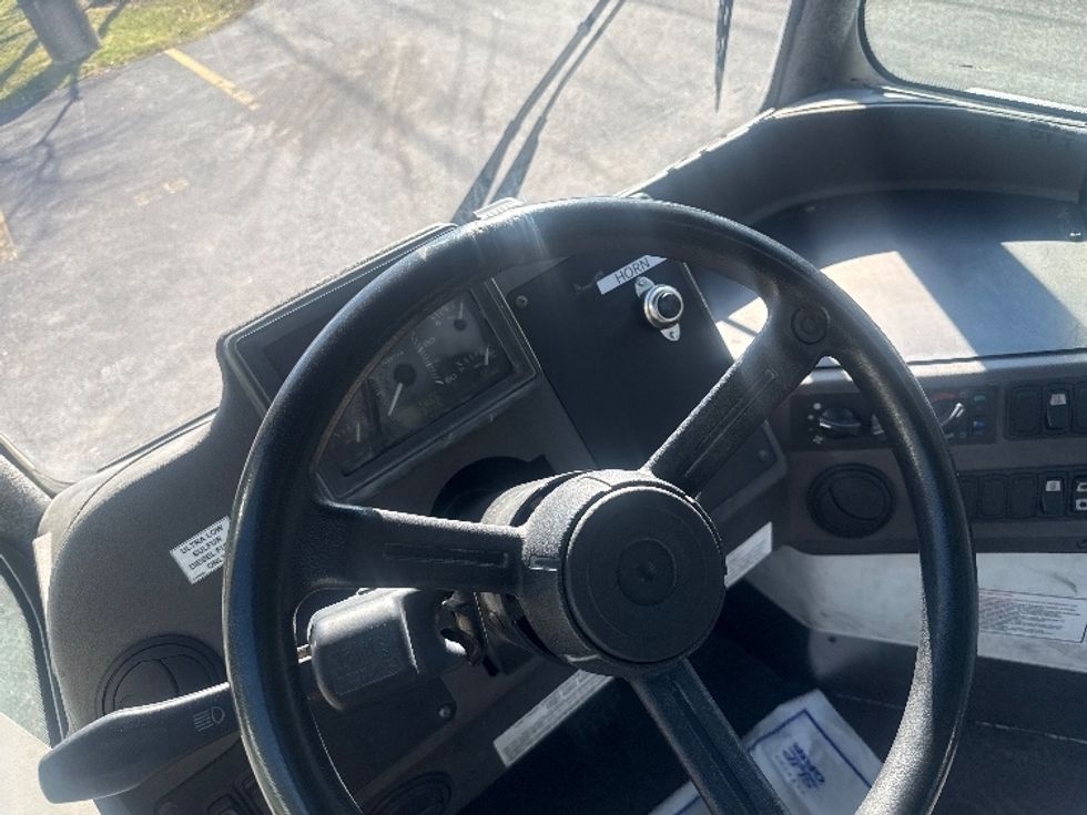 Yard Truck-Heavy Duty Tractors-Ottawa-2019-T2-Knoxville-TN-23,807\n\t\tmiles-$ 70,500 - Image 9