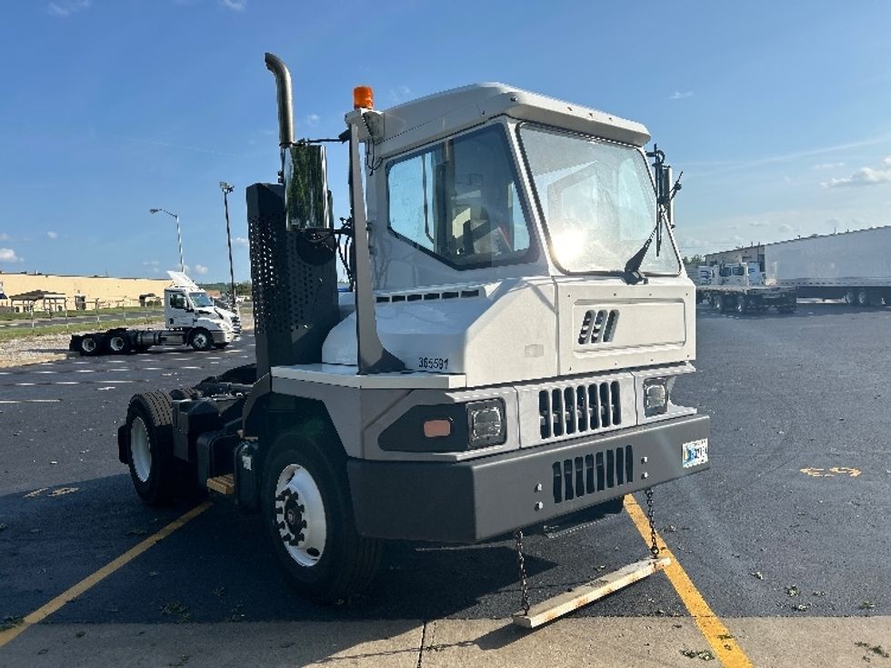Yard Truck-Heavy Duty Tractors-Ottawa-2019-T2-La Vergne-TN-13,868\n\t\tmiles-$ 61,000 - Image 1