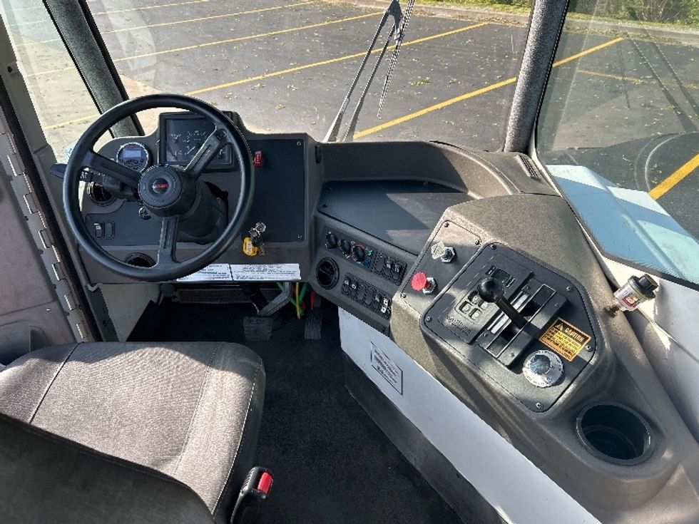 Yard Truck-Heavy Duty Tractors-Ottawa-2019-T2-La Vergne-TN-13,868\n\t\tmiles-$ 61,000 - Image 13