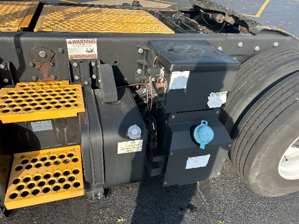 Yard Truck-Heavy Duty Tractors-Ottawa-2019-T2-La Vergne-TN-13,868\n\t\tmiles-$ 61,000 - Image 21