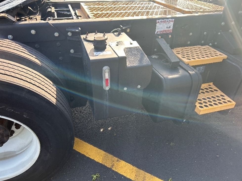 Yard Truck-Heavy Duty Tractors-Ottawa-2019-T2-La Vergne-TN-13,868\n\t\tmiles-$ 61,000 - Image 23
