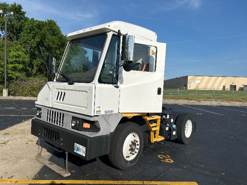Yard Truck-Heavy Duty Tractors-Ottawa-2019-T2-La Vergne-TN-13,868\n\t\tmiles-$ 61,000 - Image 3