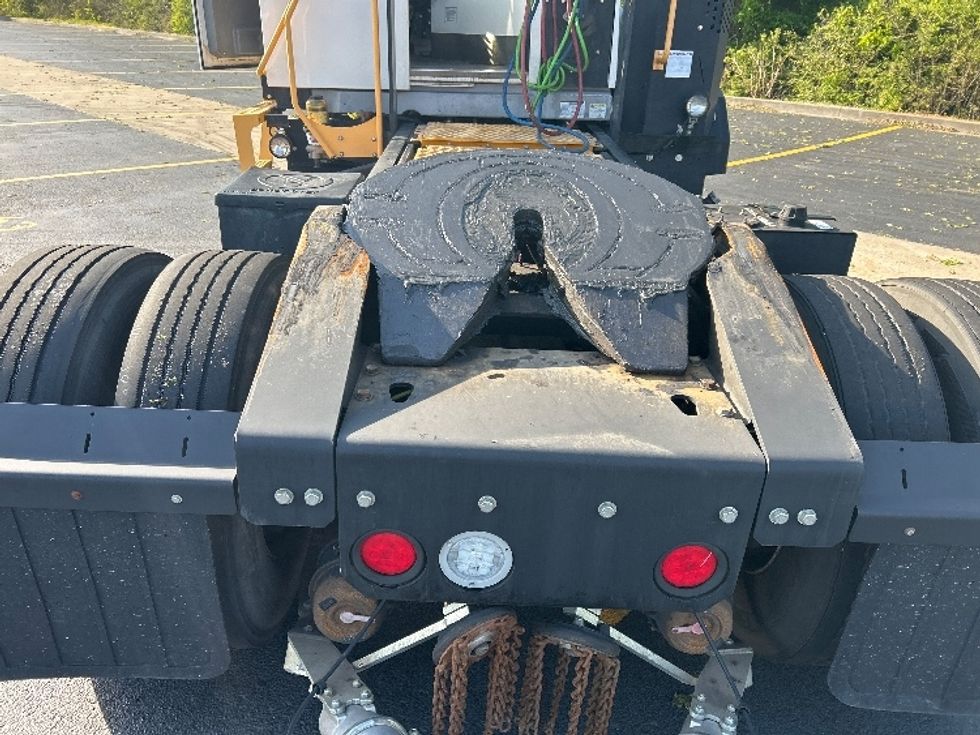 Yard Truck-Heavy Duty Tractors-Ottawa-2019-T2-La Vergne-TN-13,868\n\t\tmiles-$ 61,000 - Image 6