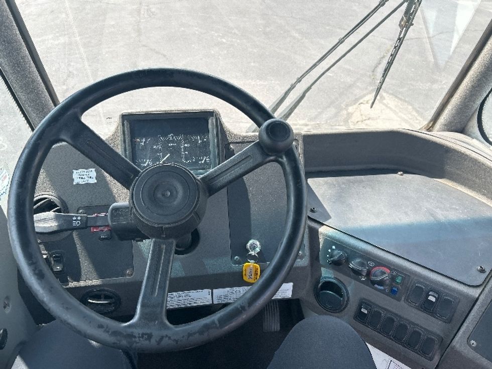 Yard Truck-Heavy Duty Tractors-Ottawa-2019-T2-Nashville (Mount Juliet)-TN-30,667\n\t\tmiles-$ 63,750 - Image 11