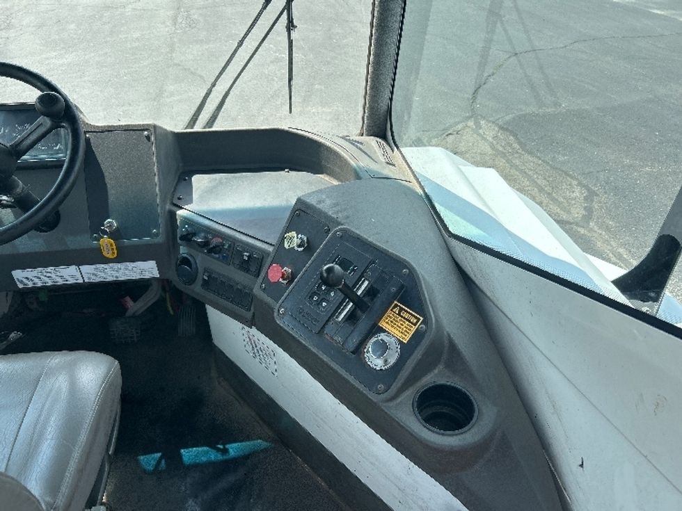 Yard Truck-Heavy Duty Tractors-Ottawa-2019-T2-Nashville (Mount Juliet)-TN-30,667\n\t\tmiles-$ 63,750 - Image 13