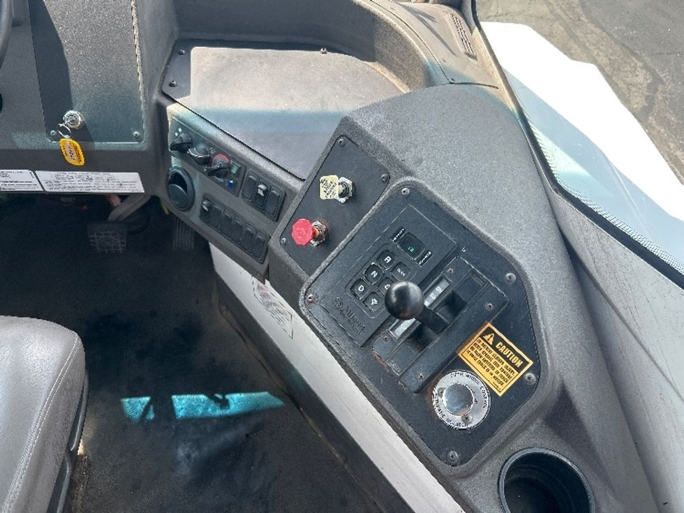 Yard Truck-Heavy Duty Tractors-Ottawa-2019-T2-Nashville (Mount Juliet)-TN-30,667\n\t\tmiles-$ 63,750 - Image 14