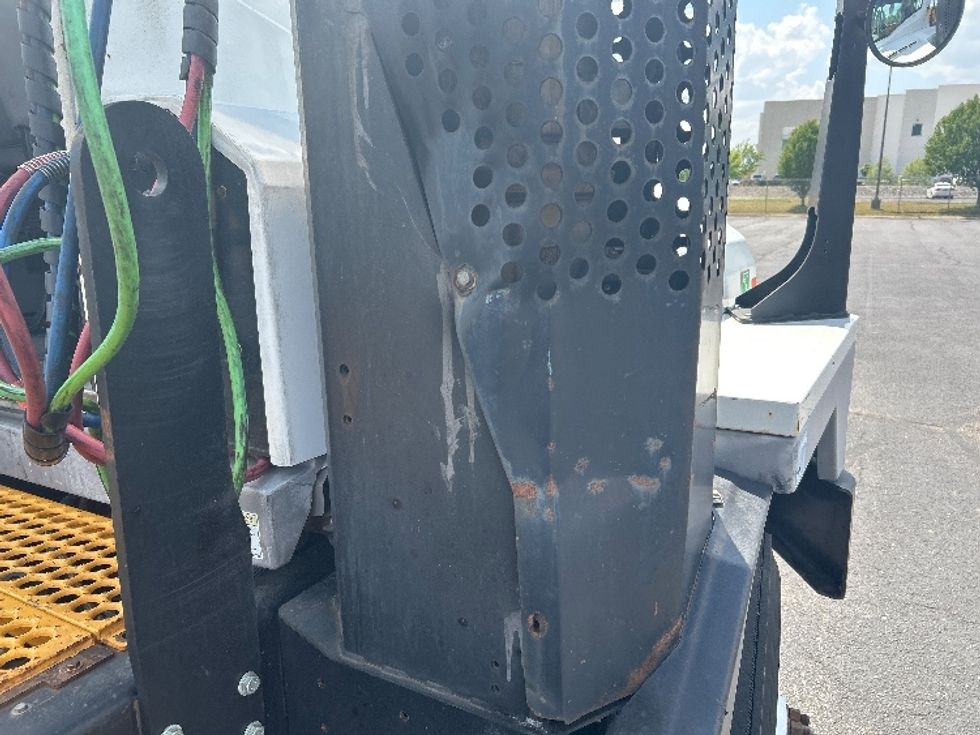 Yard Truck-Heavy Duty Tractors-Ottawa-2019-T2-Nashville (Mount Juliet)-TN-30,667\n\t\tmiles-$ 63,750 - Image 23