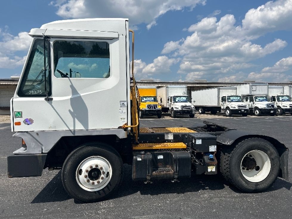 Yard Truck-Heavy Duty Tractors-Ottawa-2019-T2-Nashville (Mount Juliet)-TN-30,667\n\t\tmiles-$ 63,750 - Image 4