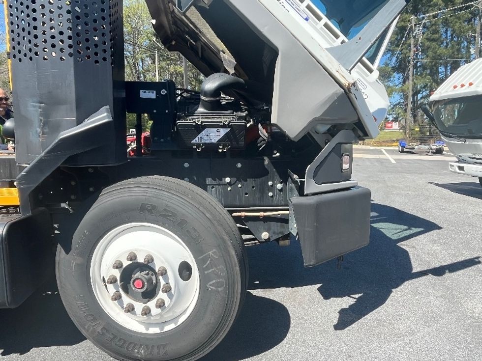 Yard Truck-Heavy Duty Tractors-Ottawa-2019-T2-Newnan-GA-72,075\n\t\tmiles-$ 62,000 - Image 12