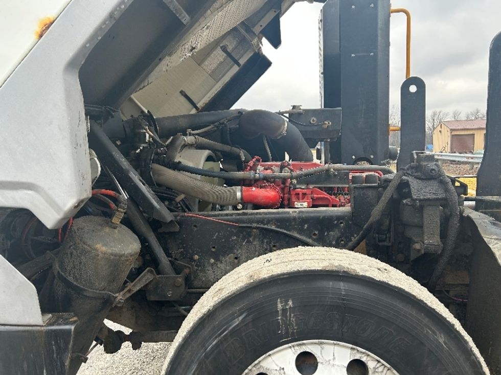 Yard Truck-Heavy Duty Tractors-Ottawa-2019-T2-Norwalk-OH-54,356\n\t\tmiles-$ 70,750 - Image 12